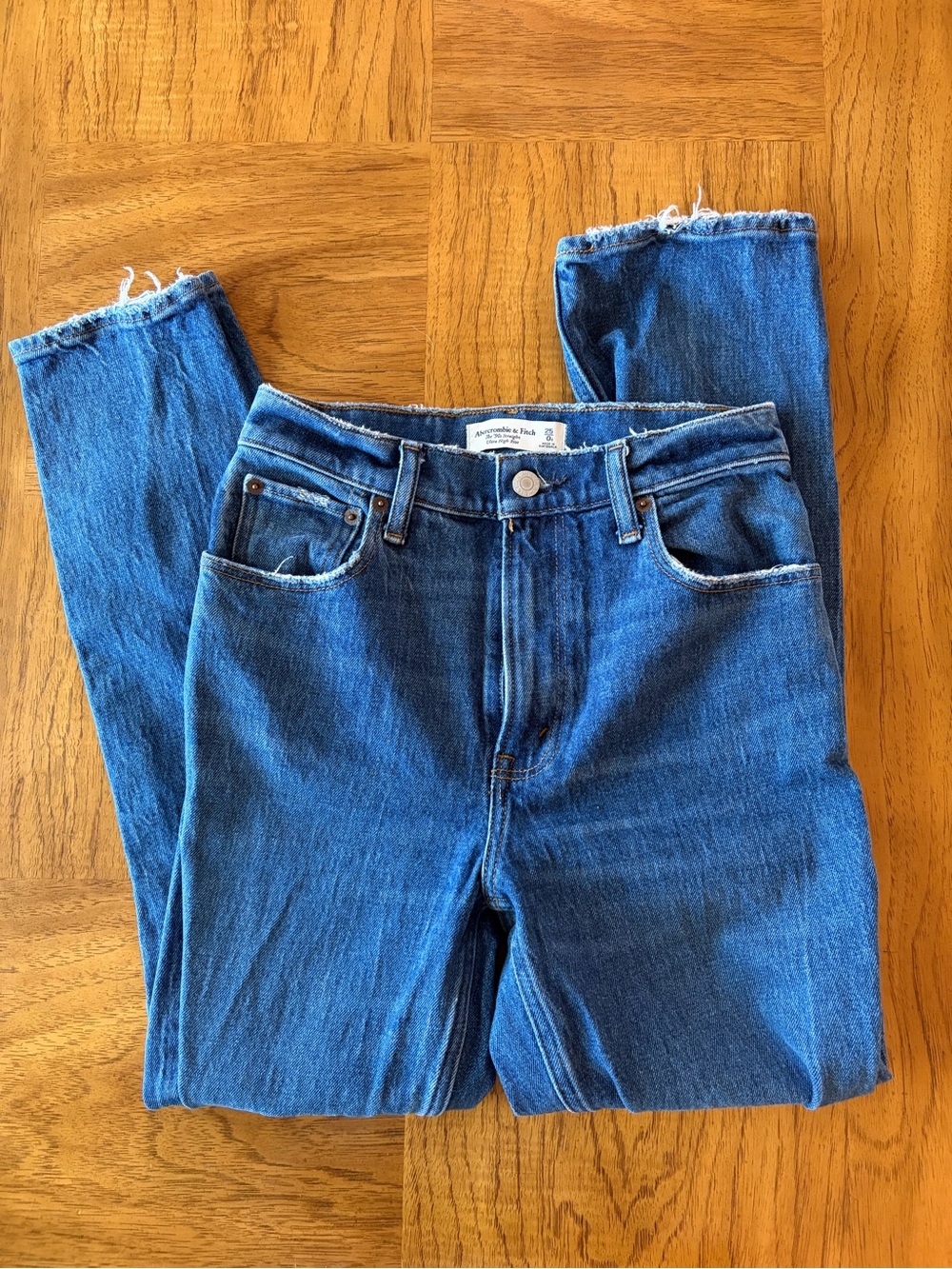 Abercrombie & Fitch Ultra High Rise 90’s Straight Jeans